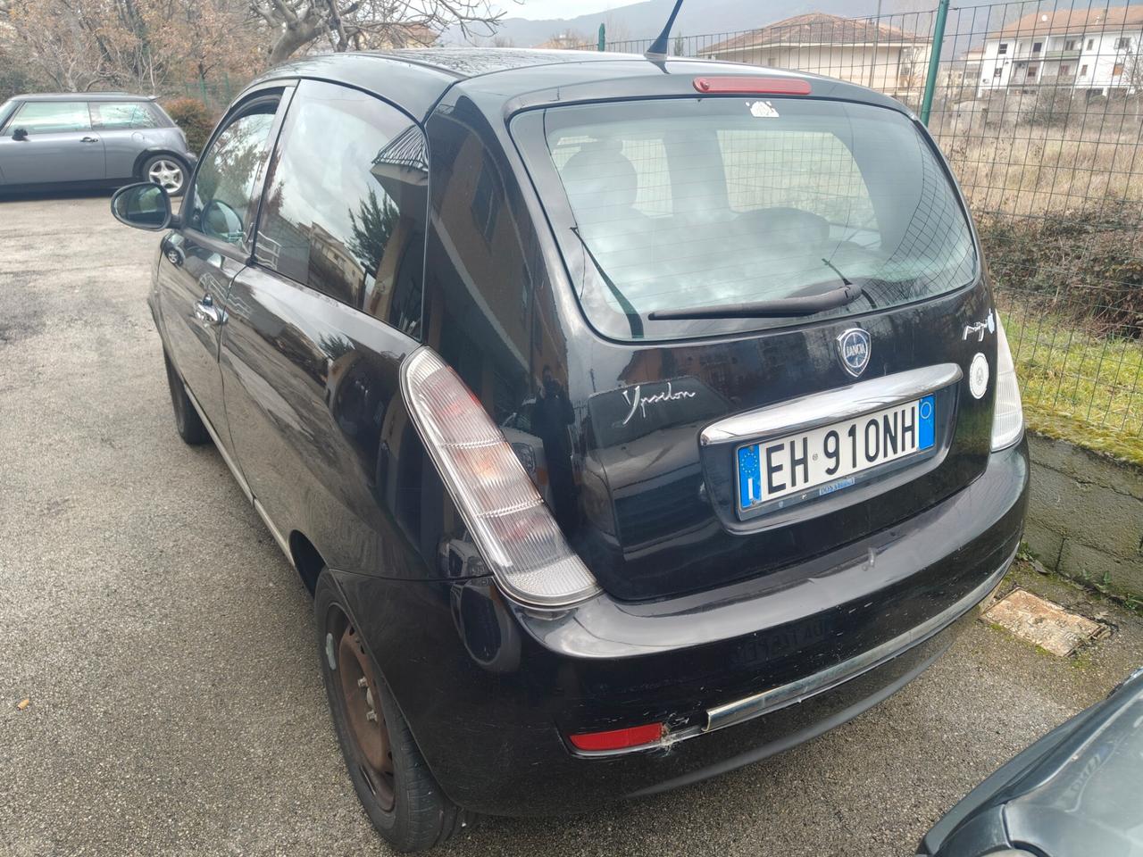 Lancia Ypsilon 1.3 MJT 75 CV Diva