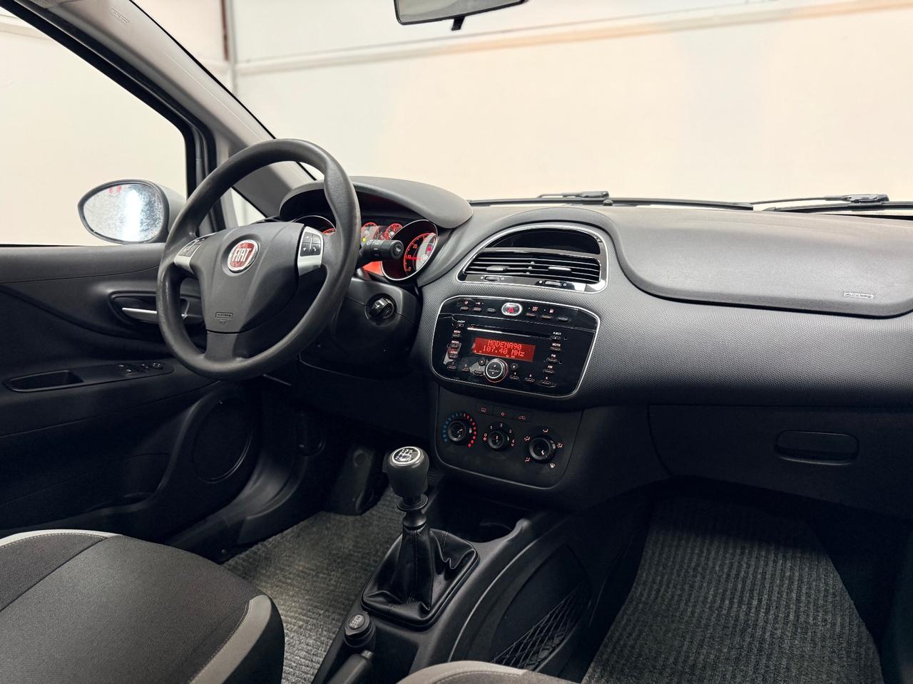 Fiat Punto 1.4 8V 5P GPL Lounge 01/2013 Neopatentati