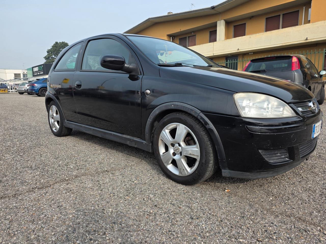 Opel Corsa 1.2i 16V cat 3 porte Sport