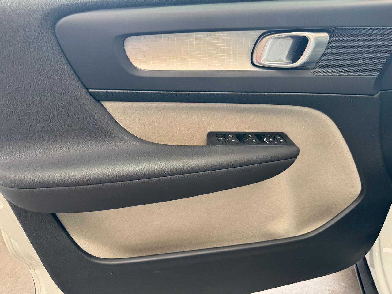 Volvo XC40 D4 AWD Geartronic Momentum