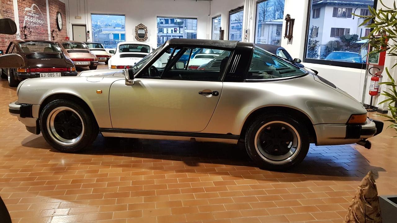 911 Porsche Carrera 3200 Book Asi conservata