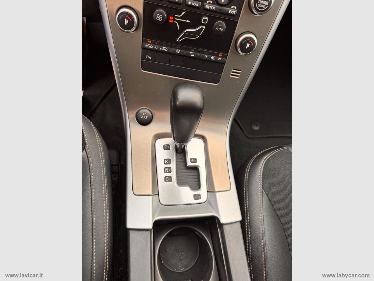 VOLVO XC60 D4 Geartronic Momentum