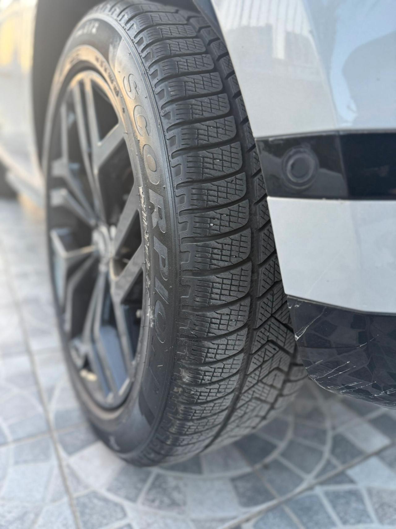 Range Rover Evoque 2.0D I4-L.Flw 150 CV R-Dynamic S