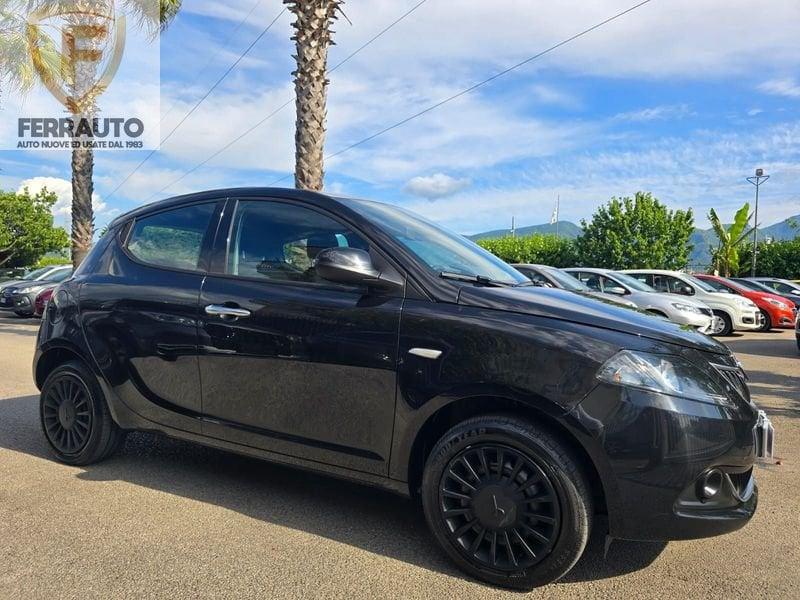 LANCIA Y 1.0HYBRID 71CV GOLD PLUS