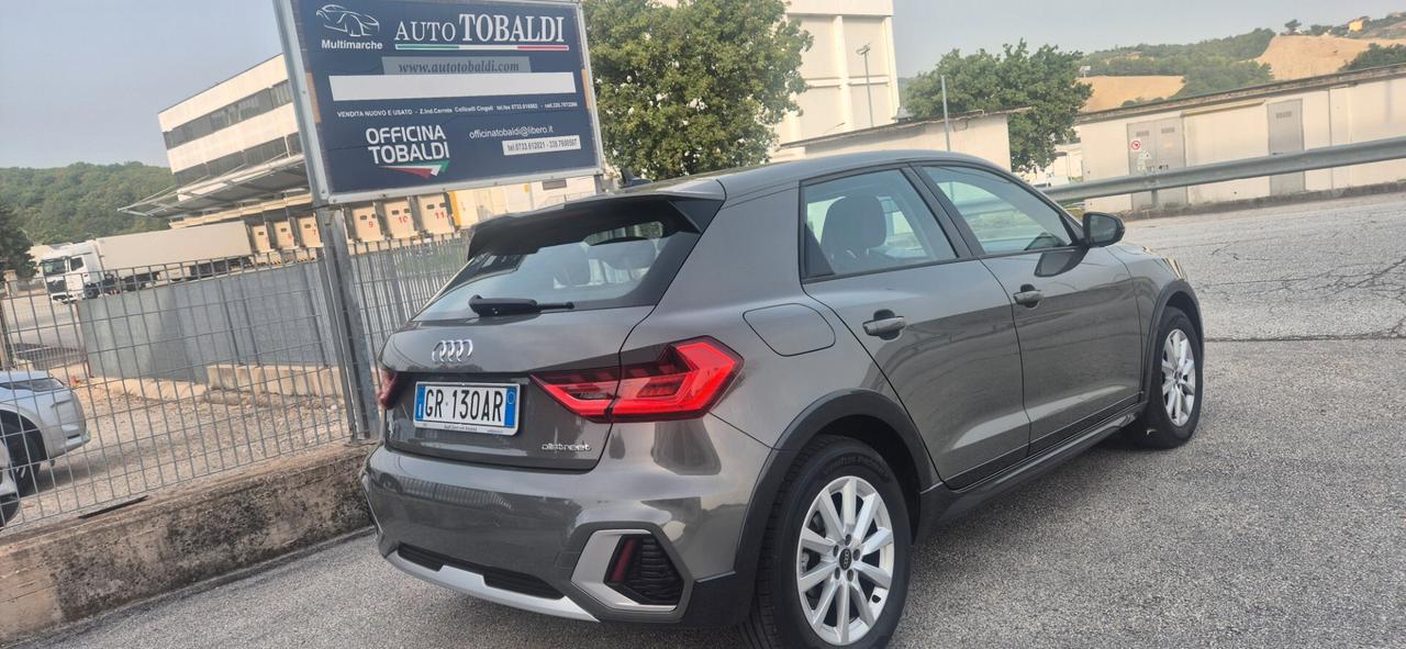 Audi A1 allstreet 30 TFSI Identity Contrast 110CV NEOPATENTATI