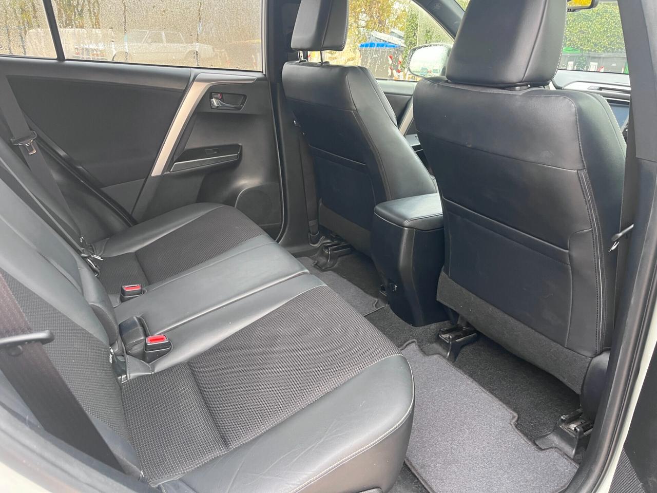 Toyota RAV 4 RAV4 2.0 D-4D 2WD Active