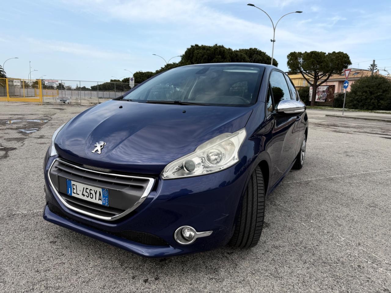 Peugeot 208 1.6 e-HDi 92 CV Stop&Start 3 porte Allure