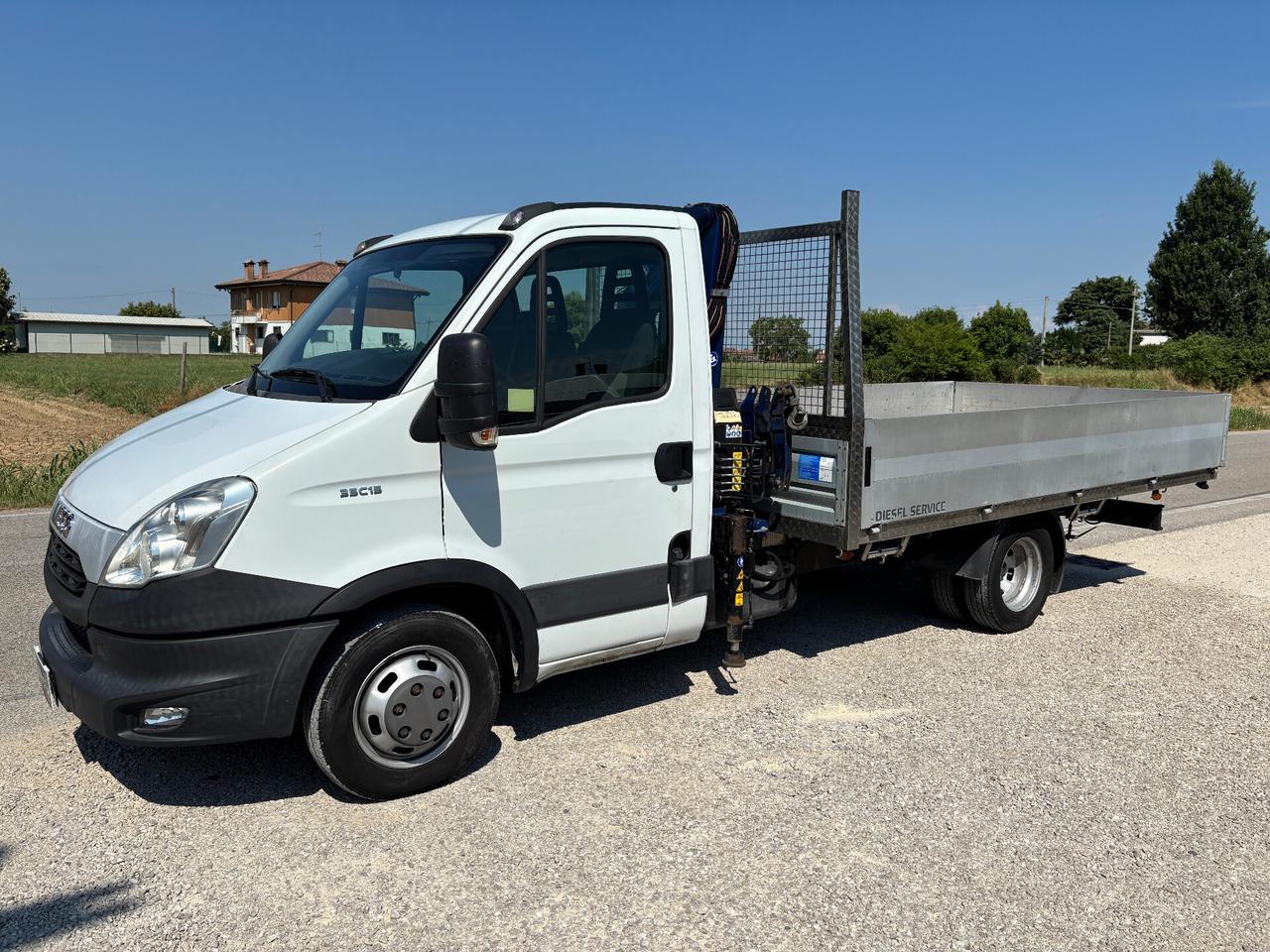Iveco Daily 35C15 cassonato con gru amco veba V 803