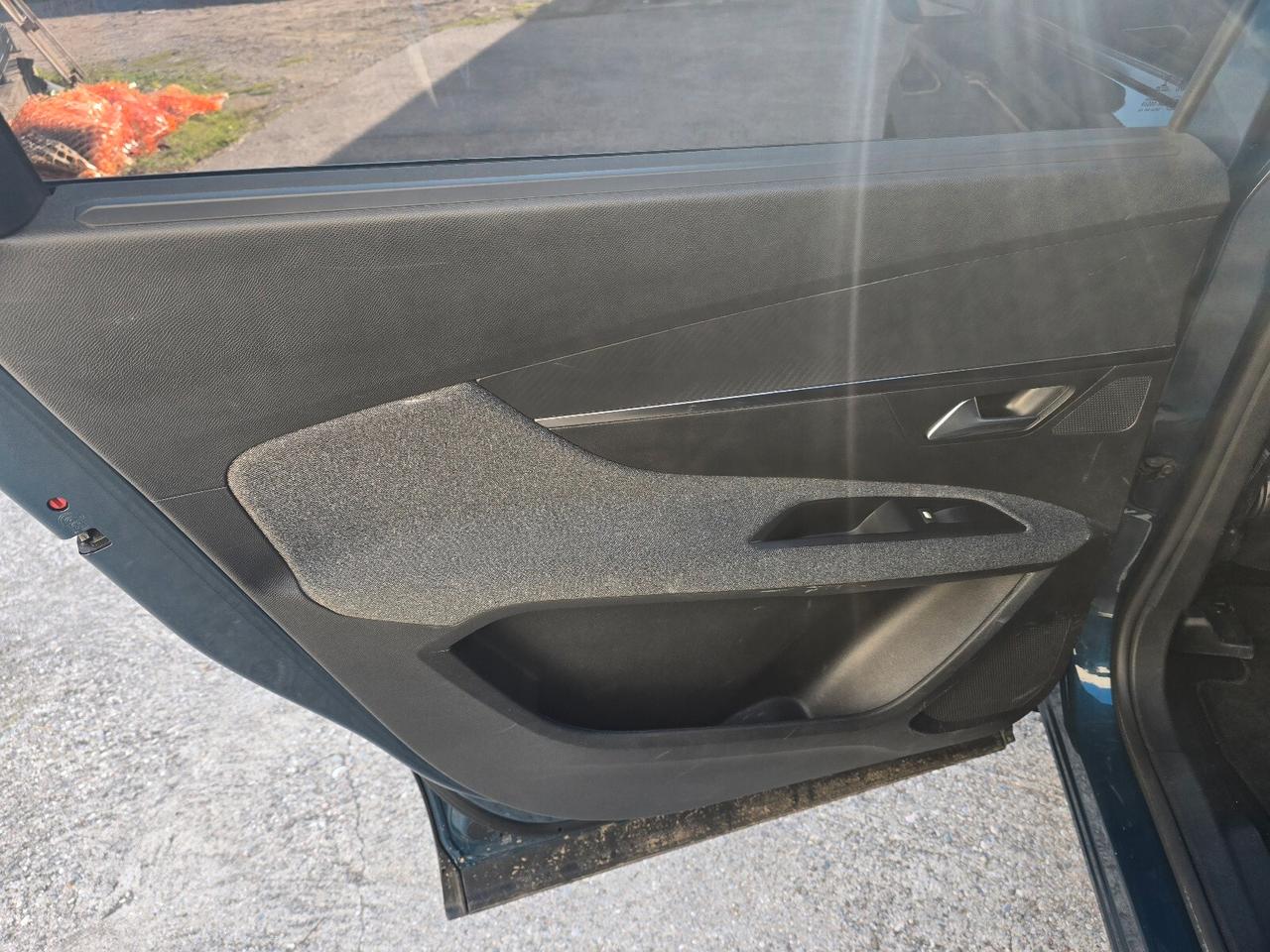 Peugeot 5008 BlueHDi 130 S&S EAT8 Active Pack