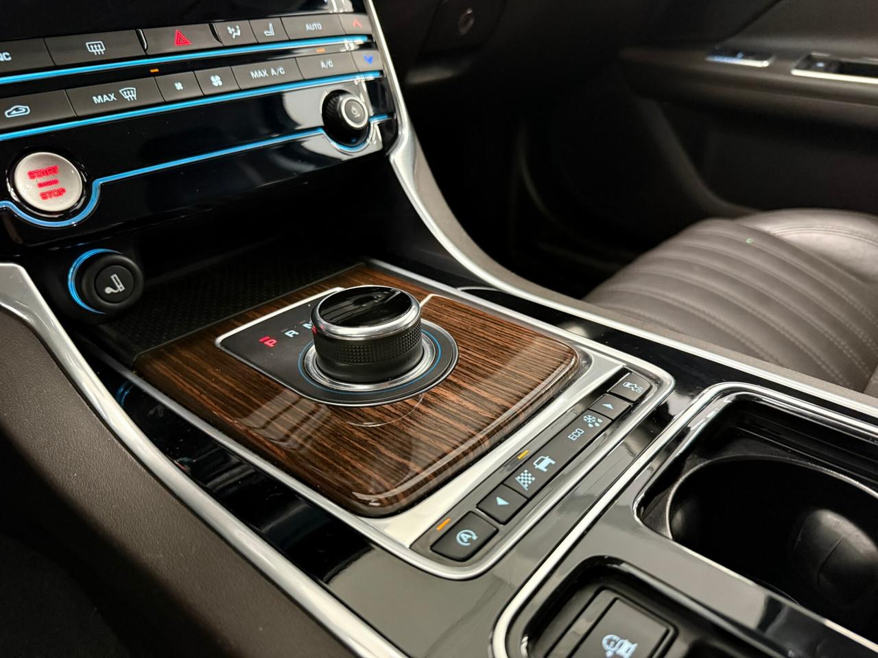 Jaguar XF 2.0 D 180 CV aut. Prestige