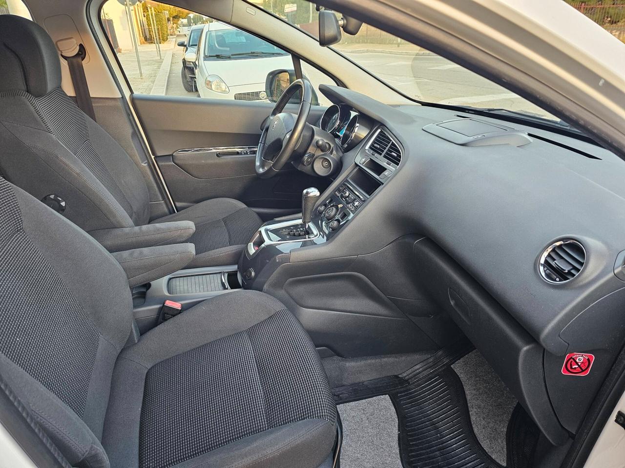 PEUGEOT 5008 1.6 BLUEHDI 120CV BUSINESS EAT6 7 POSTI