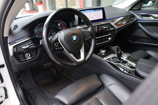 BMW 530 d xDrive 249CV Berlina Live Cockpit HeadUp Tetto