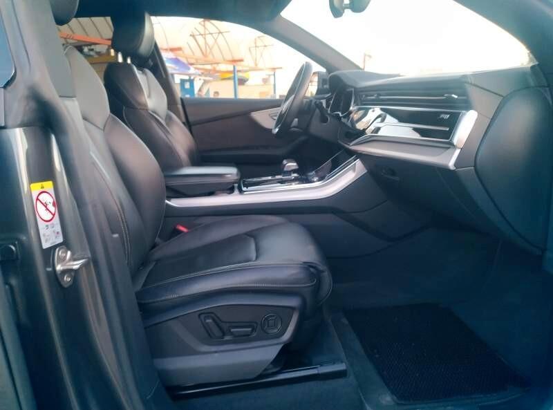 Audi Q8 50 TDI 286 CV Sport ACC, CERCHI "22