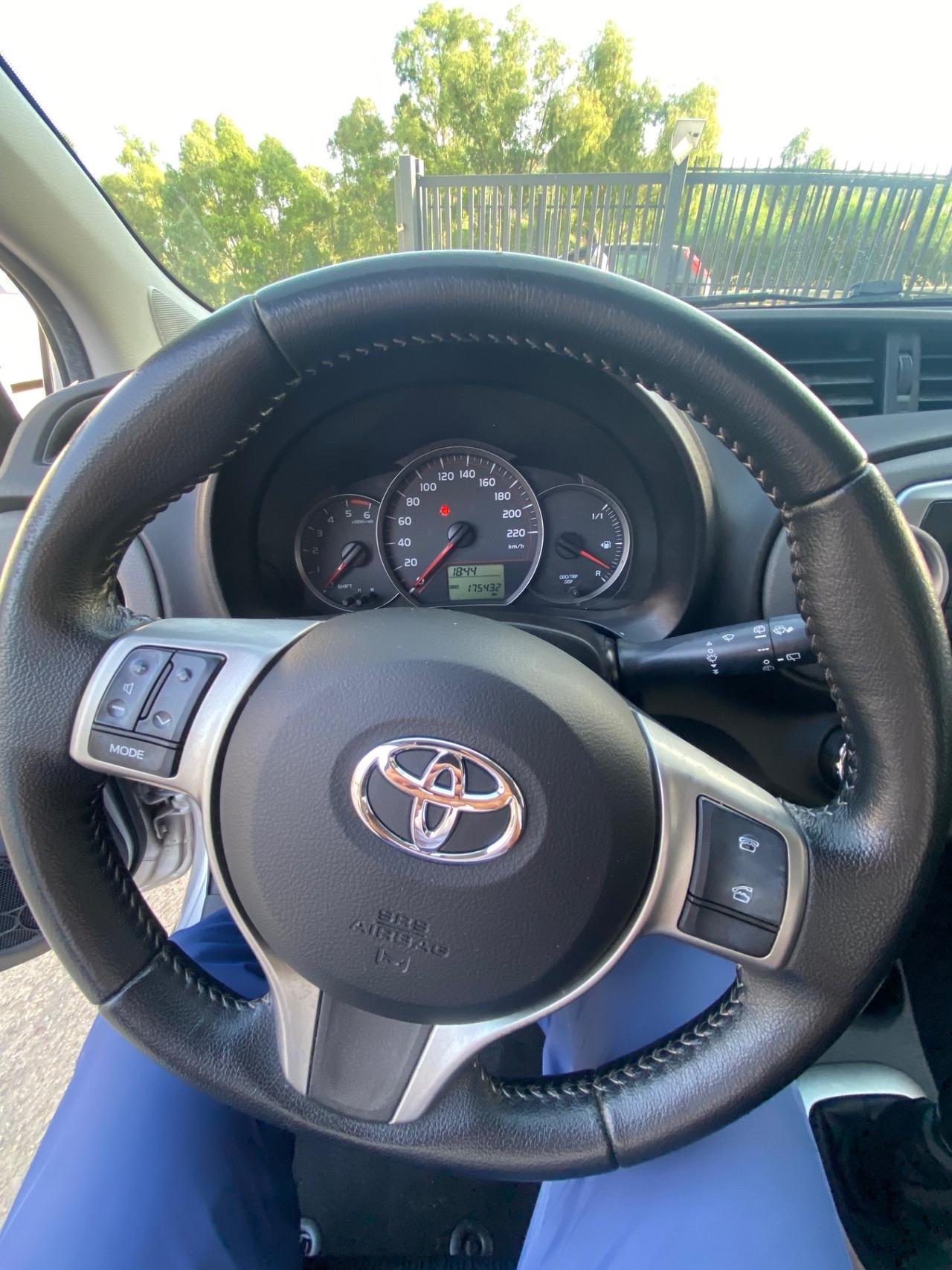 Toyota Yaris 1.4 D-4D 5 porte Lounge