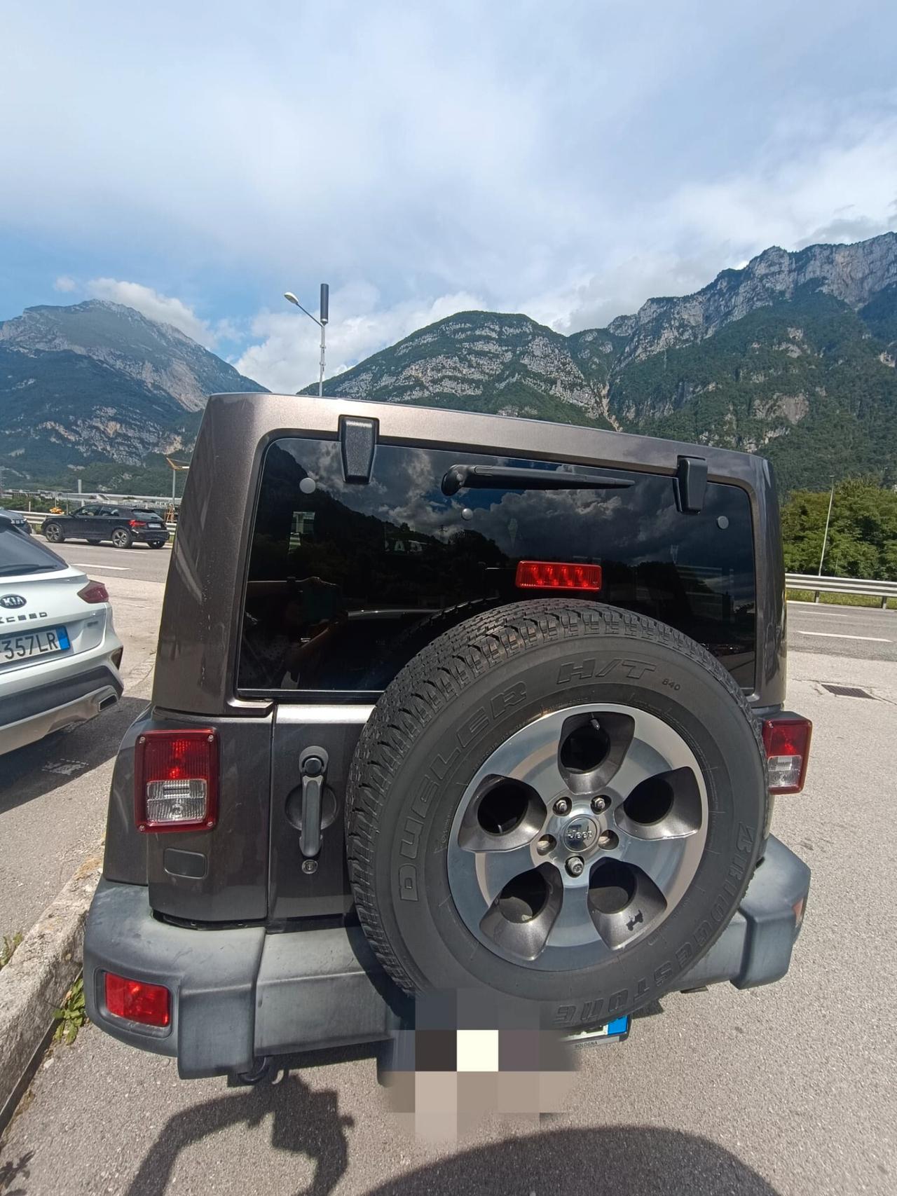 Jeep Wrangler Unlimited 2.8 CRD DPF Sahara Auto