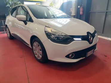 Renault Clio 1.2 75CV 5 porte Costume National