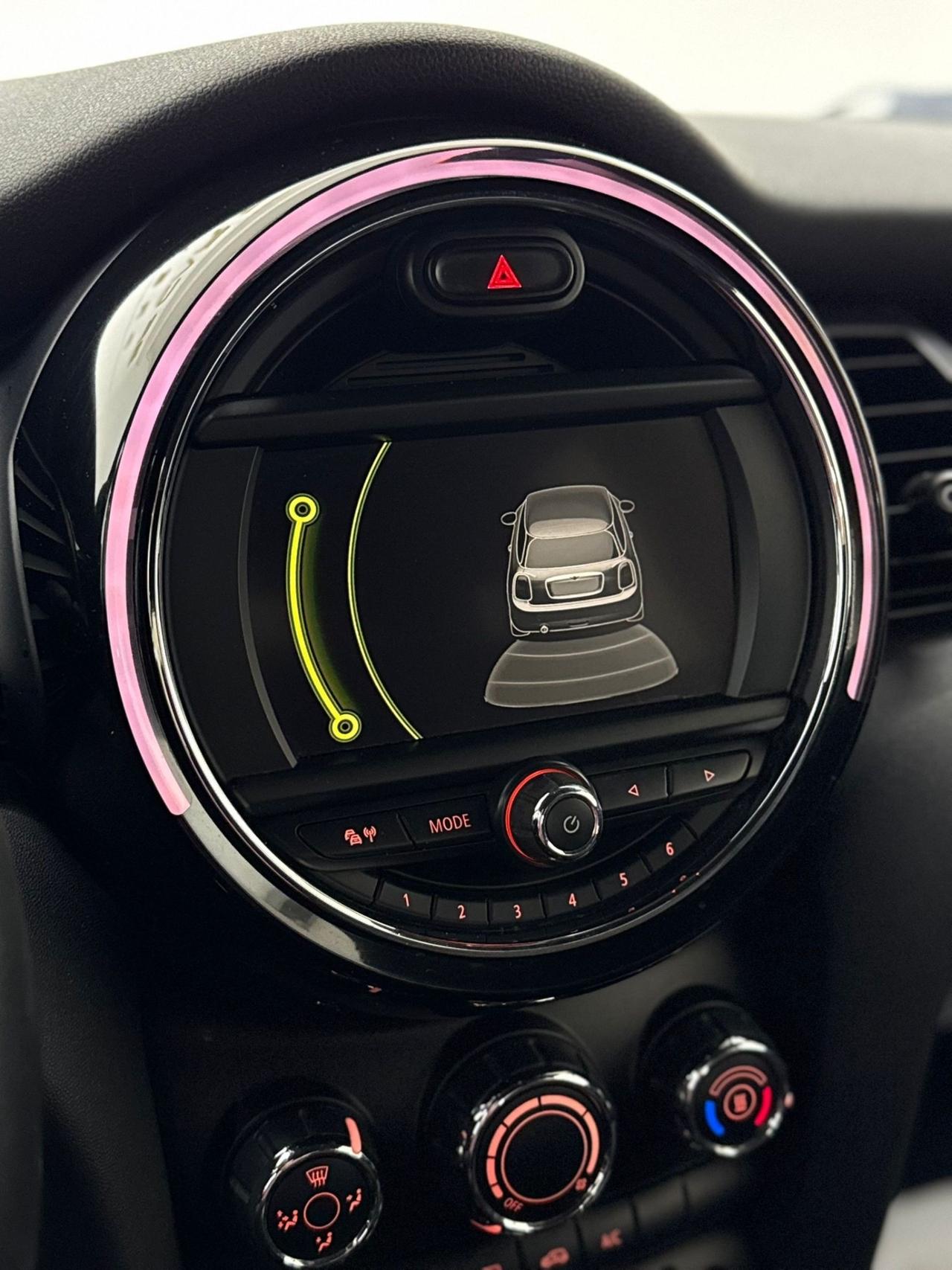 Mini Cooper D 1.5 116cv