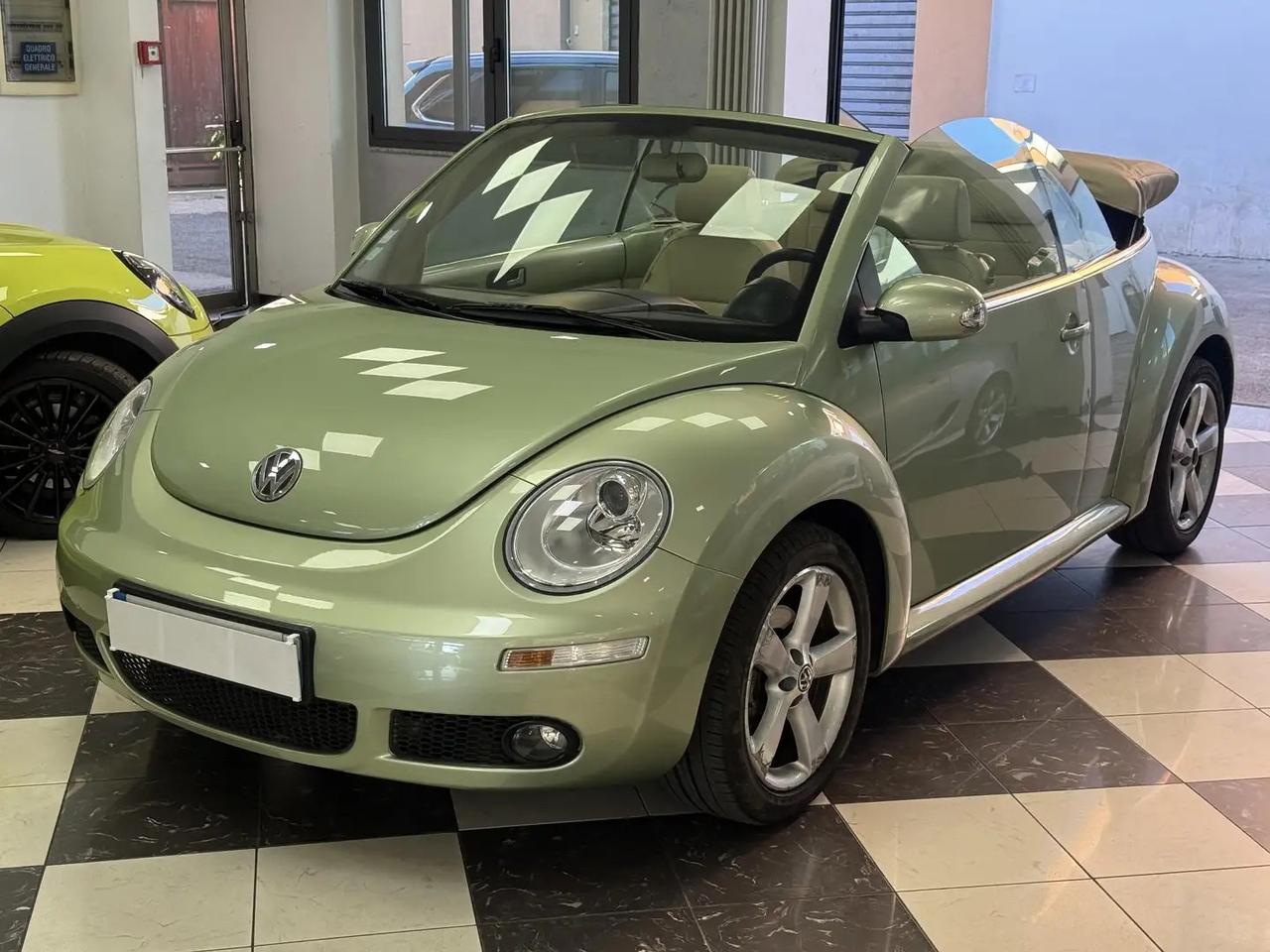 Volkswagen New Beetle 1.6 Cabrio automatica