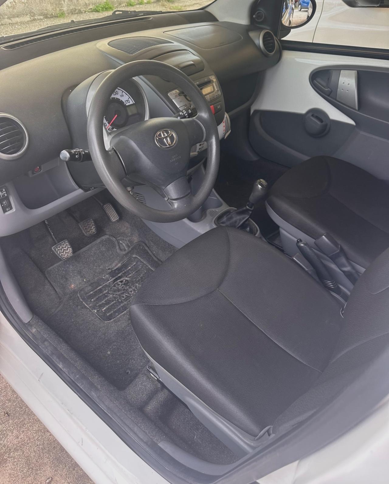 Toyota Aygo 1.0 12V VVT-i 5 porte Deep Ocean Connect