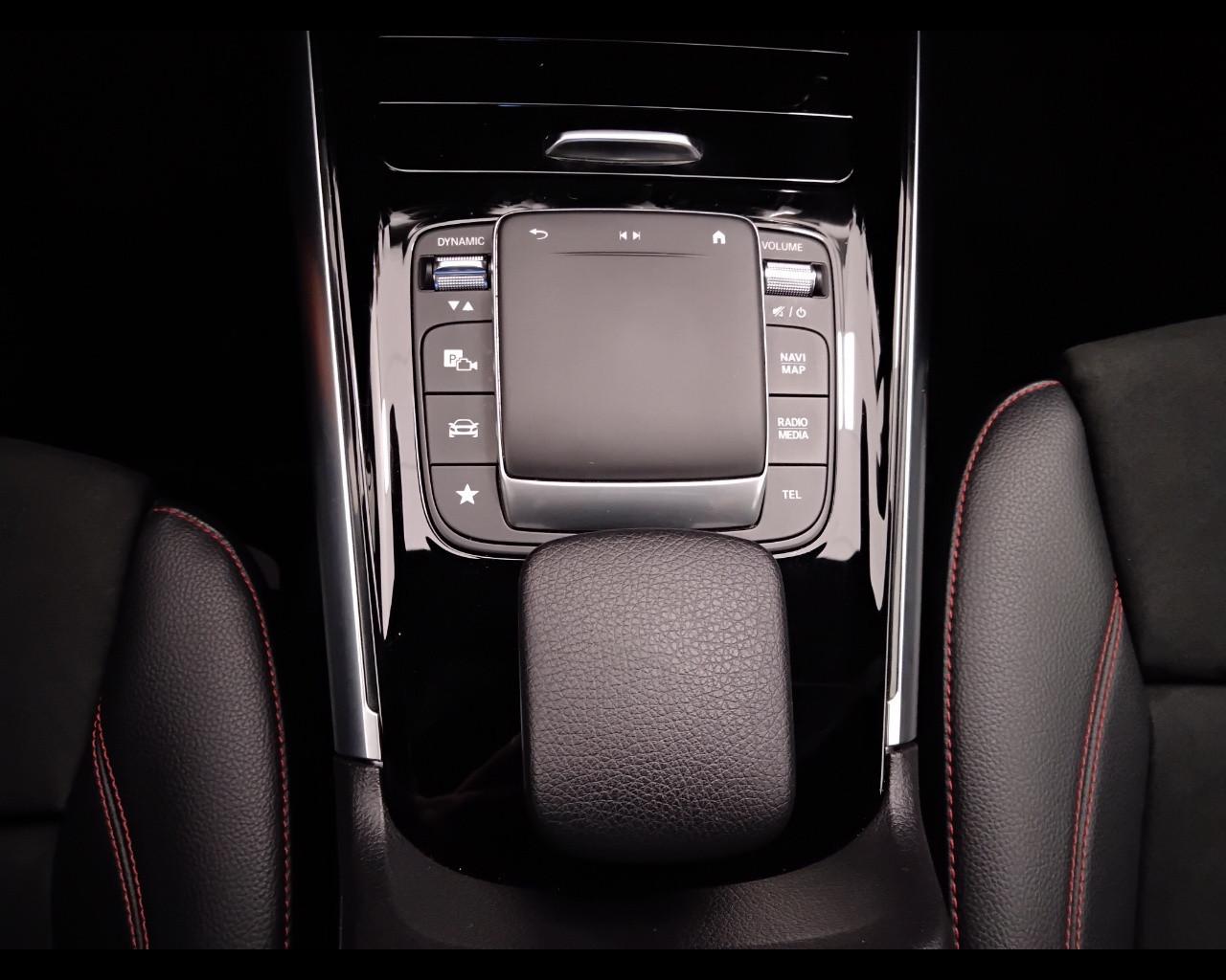 Mercedes-Benz GLA-H247 2020 - GLA 200 d Premium 4matic auto