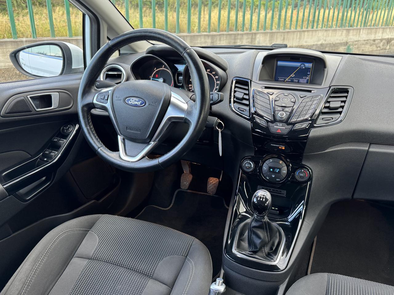 Ford Fiesta 1.5 TDCi 75CV 5 porte Titanium