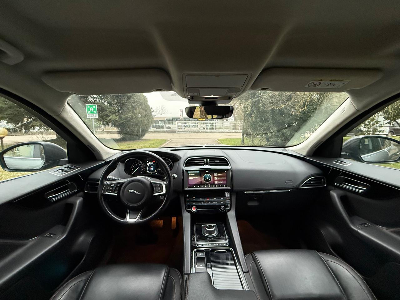 Jaguar F-Pace 2.0 D 180 CV AWD aut. R-Sport