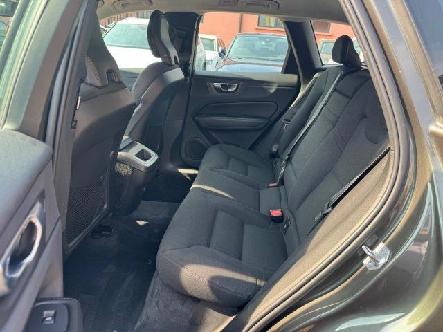 VOLVO XC60 B4 Geartronic Momentum Pro