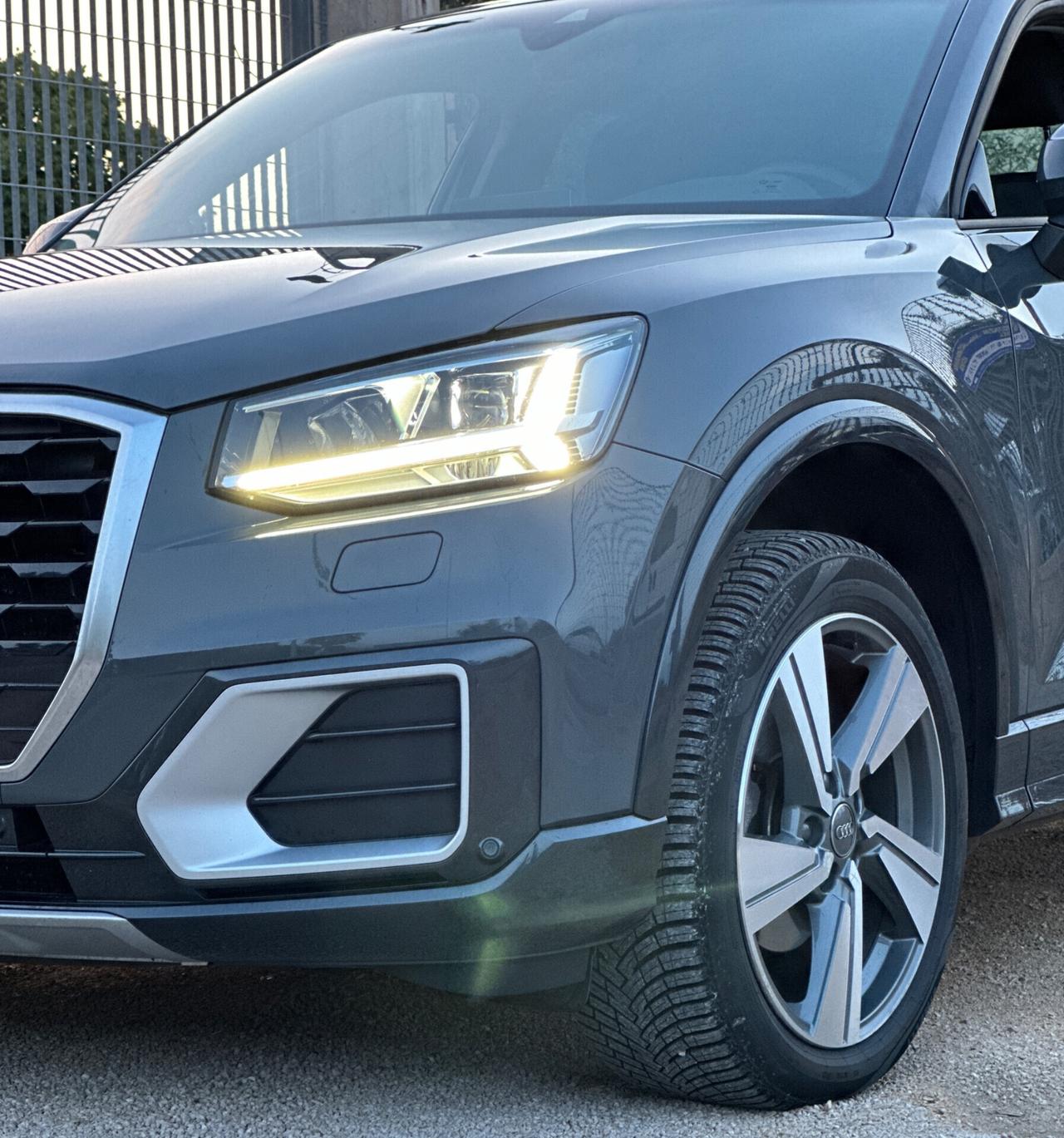 Audi Q2 S tronic Sport-2019 VIRTUAL/18/AMBIENT LIGHT