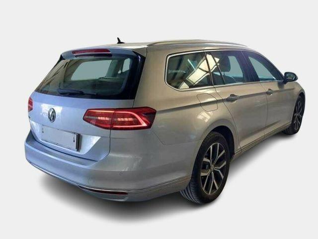 VOLKSWAGEN Passat Variant 2.0 TDI DSG Executive BlueMotion Tech.