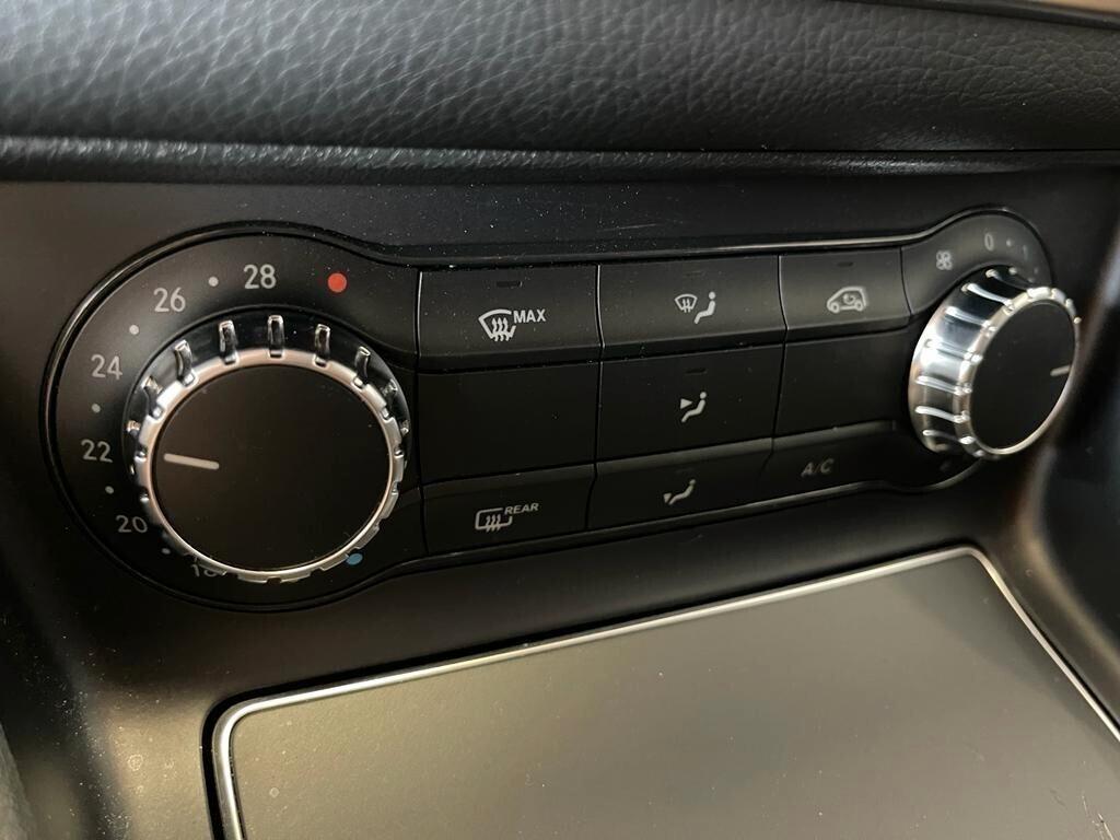 Mercedes-benz CLA 200 d PREMIUM 4Matic Automatic