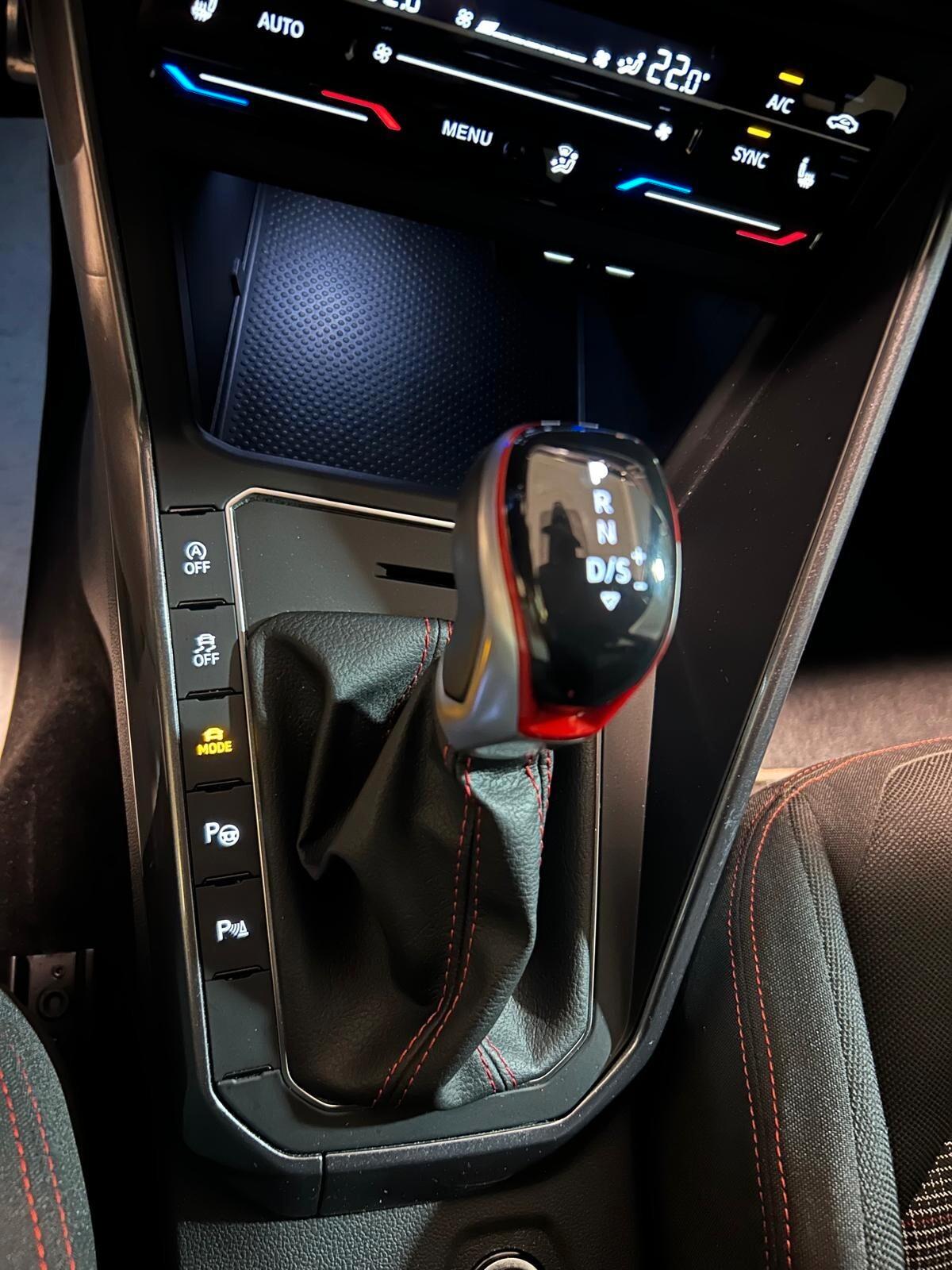 Volkswagen Polo 2.0 TSI DSG GTI