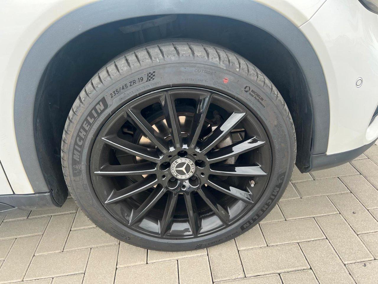 Mercedes GLA 180 Night Edition auto