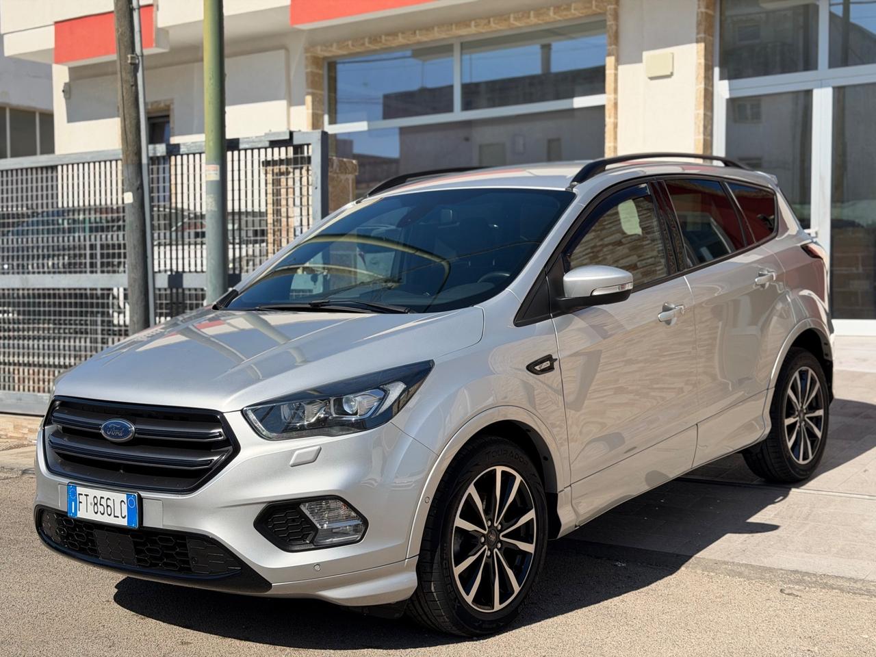Ford Kuga 1.5 TDCI 120 CV ST-Line-12/2018-LED/NAVI/PELLE/18”