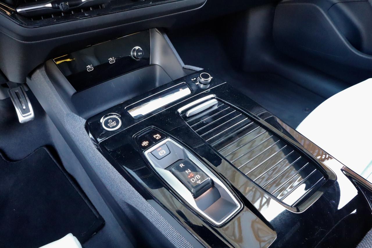 Audi A6 e-tron Avant Performance 367CV S-LINE MATRIX 360° 21"