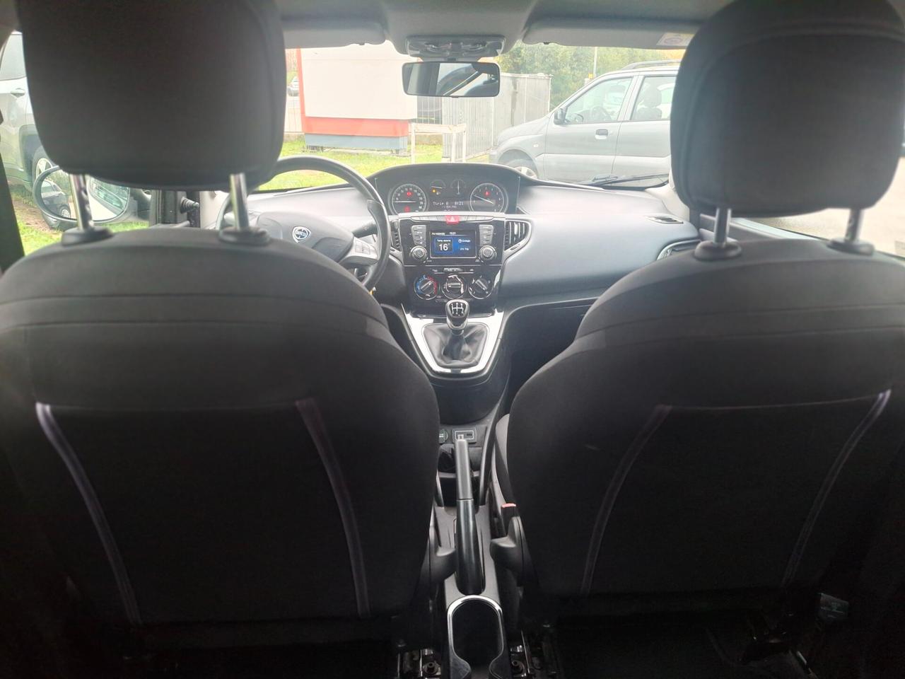 Lancia Ypsilon 1.2 ,5 porte GPL