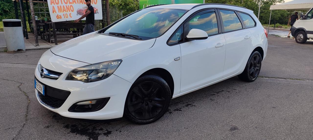Opel Astra 1.4 Benzina. GPL