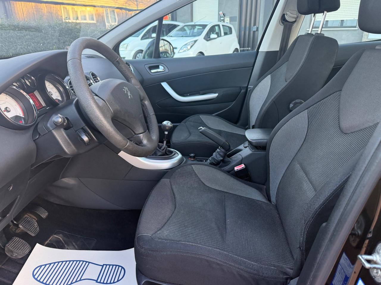 Peugeot 308 1.6 HDi 110CV 5p. Premium (5 Marce)