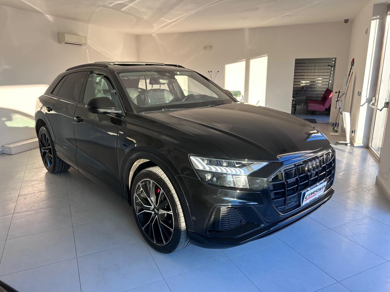 Audi Q8 50 TDI 286 CV quattro Sport black Edition