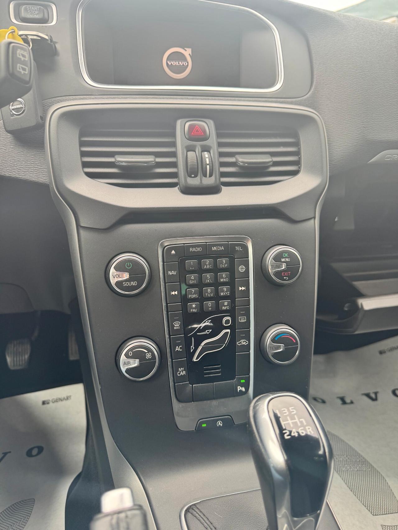 Volvo V40 Cross Country D2 Business Plus