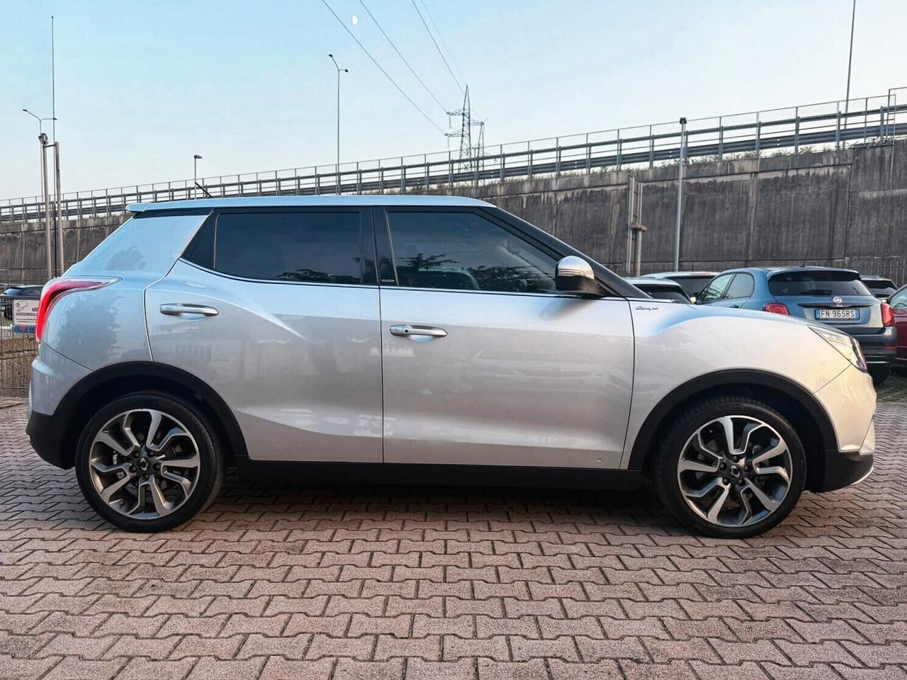 Ssangyong Tivoli 1.6d 2WD Be Hot Aebs TELECAMERA POSTERIORE CRUISE OK NEOPATENTATI