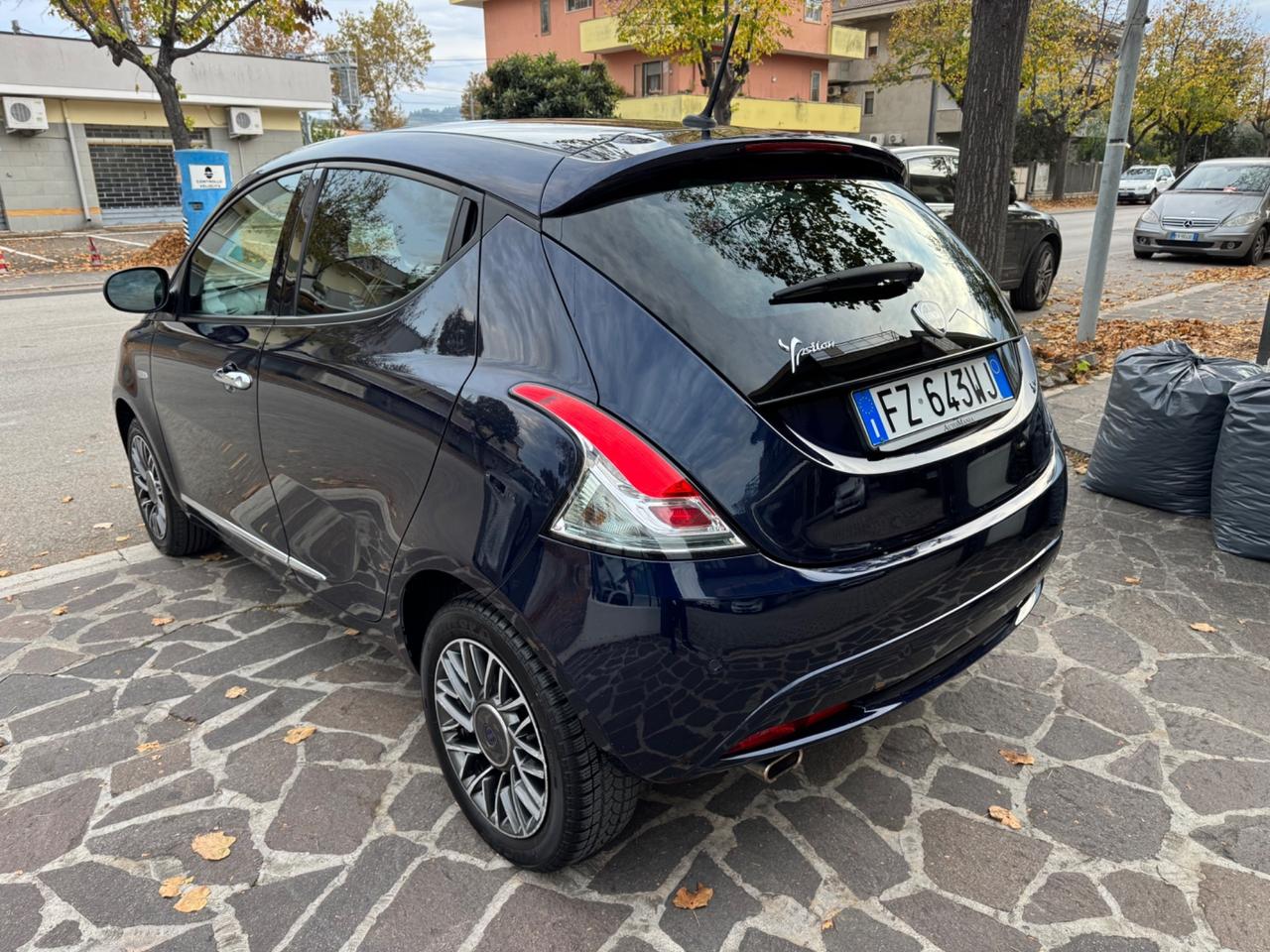 Lancia Ypsilon 1.2 69 CV 5 porte S&S Platinum (15 mila km!)