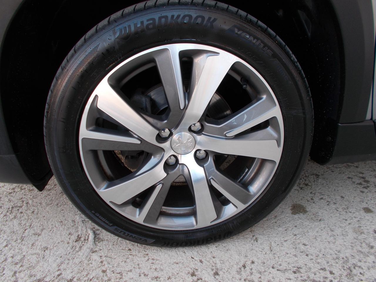 Peugeot 2008 BlueHDi 100 S&S Allure