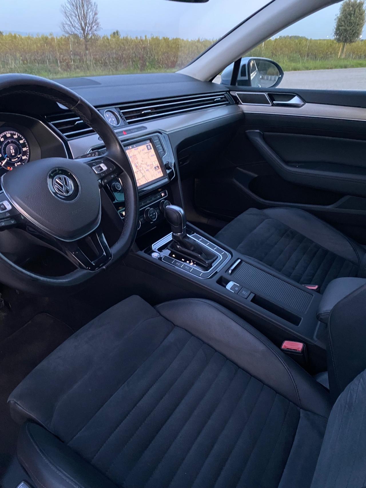 Volkswagen Passat Variant 2.0 TDI DSG Highline BlueMotion Technology