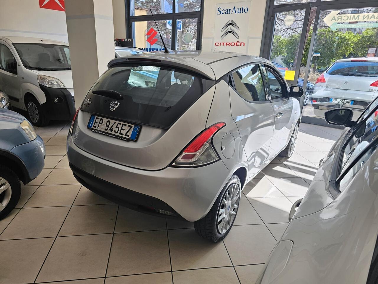 Lancia Ypsilon 1.2 69 CV 5 porte S&S Gold