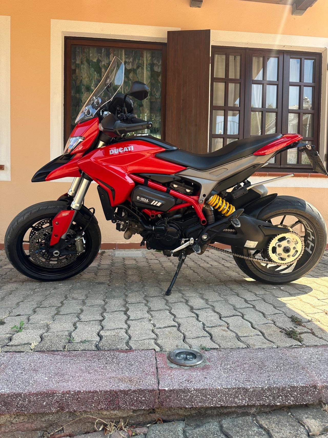 Ducati Hypermotard 821