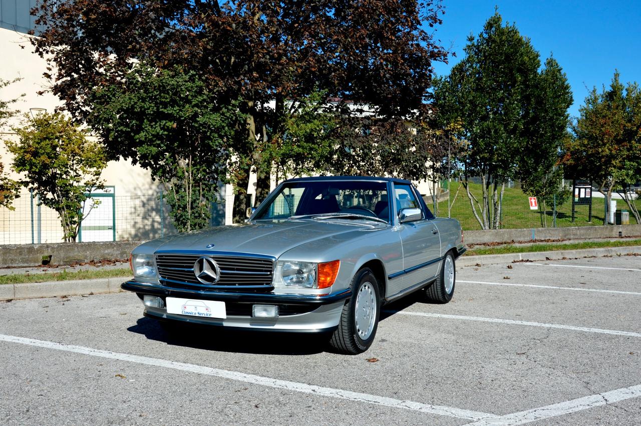 Mercedes-benz SL 560 R 107