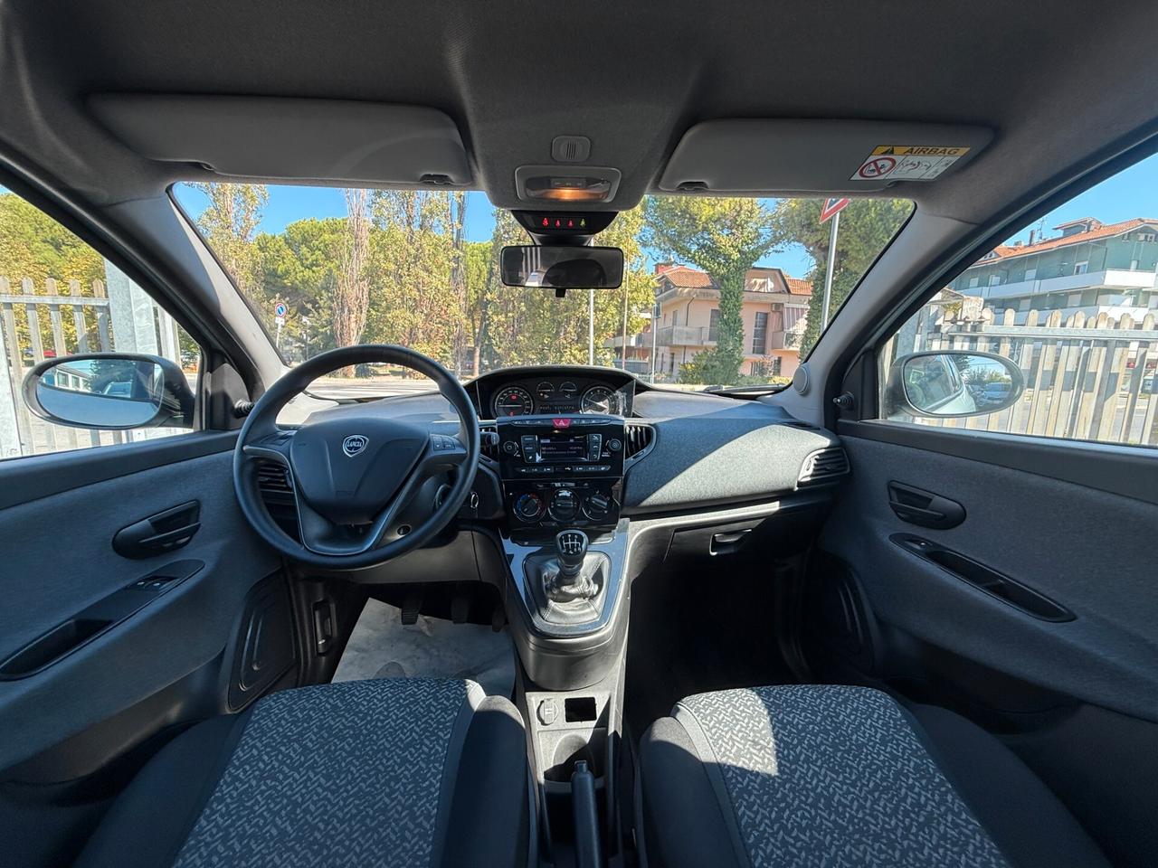 Lancia Ypsilon 1.0 FireFly 5 porte S&S Hybrid Silver NESSUN VINCOLO