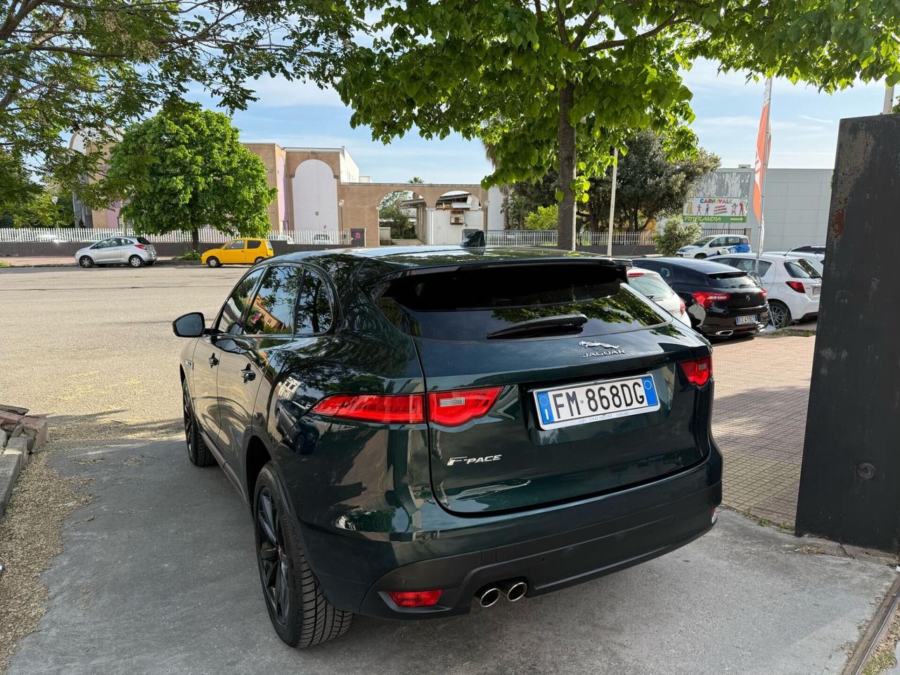 Jaguar F-Pace 2.0 R-Sport AWD 180 HP
