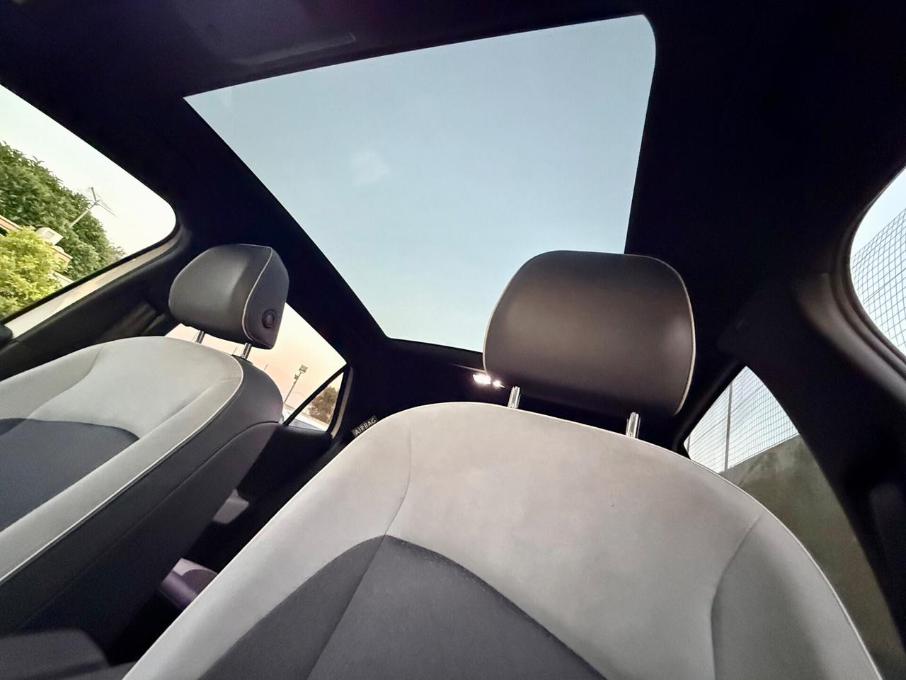 Volkswagen ID.3 Family,Tetto Panoramico,Fari IQ.LIGHT,FULL OPTIONAL