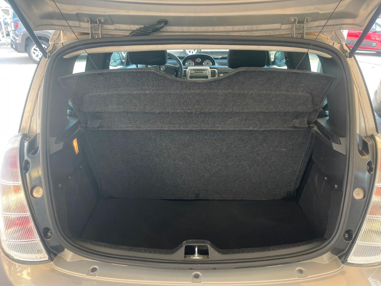Lancia Ypsilon 1.2 Versus